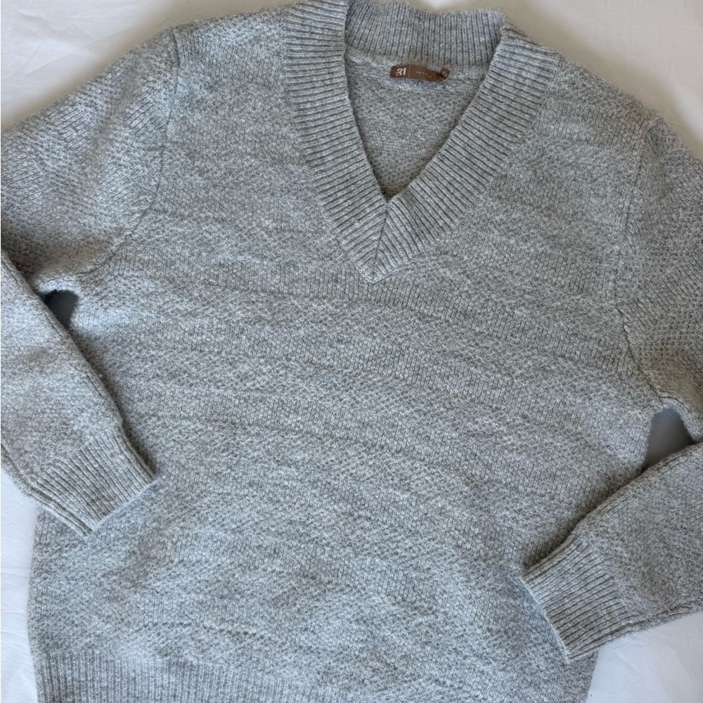 Men’s Light Gray V-Neck Sweater